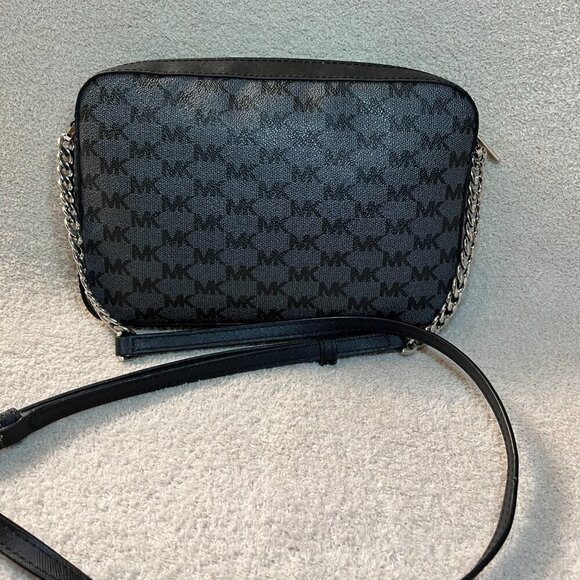 MICHAEL KORS JET SET Black Signature Crossbody Silver Hardware - Picture 2 of 12